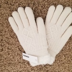 Off white winter gloves